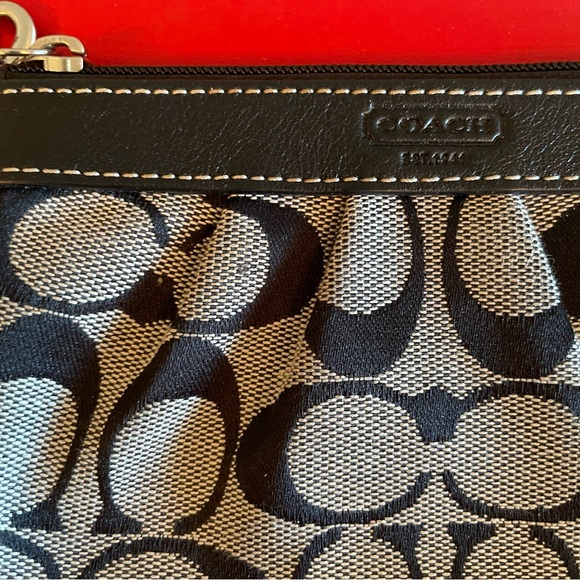 2 Coach signature C Wristlets Brown Black - Picture 13 of 13